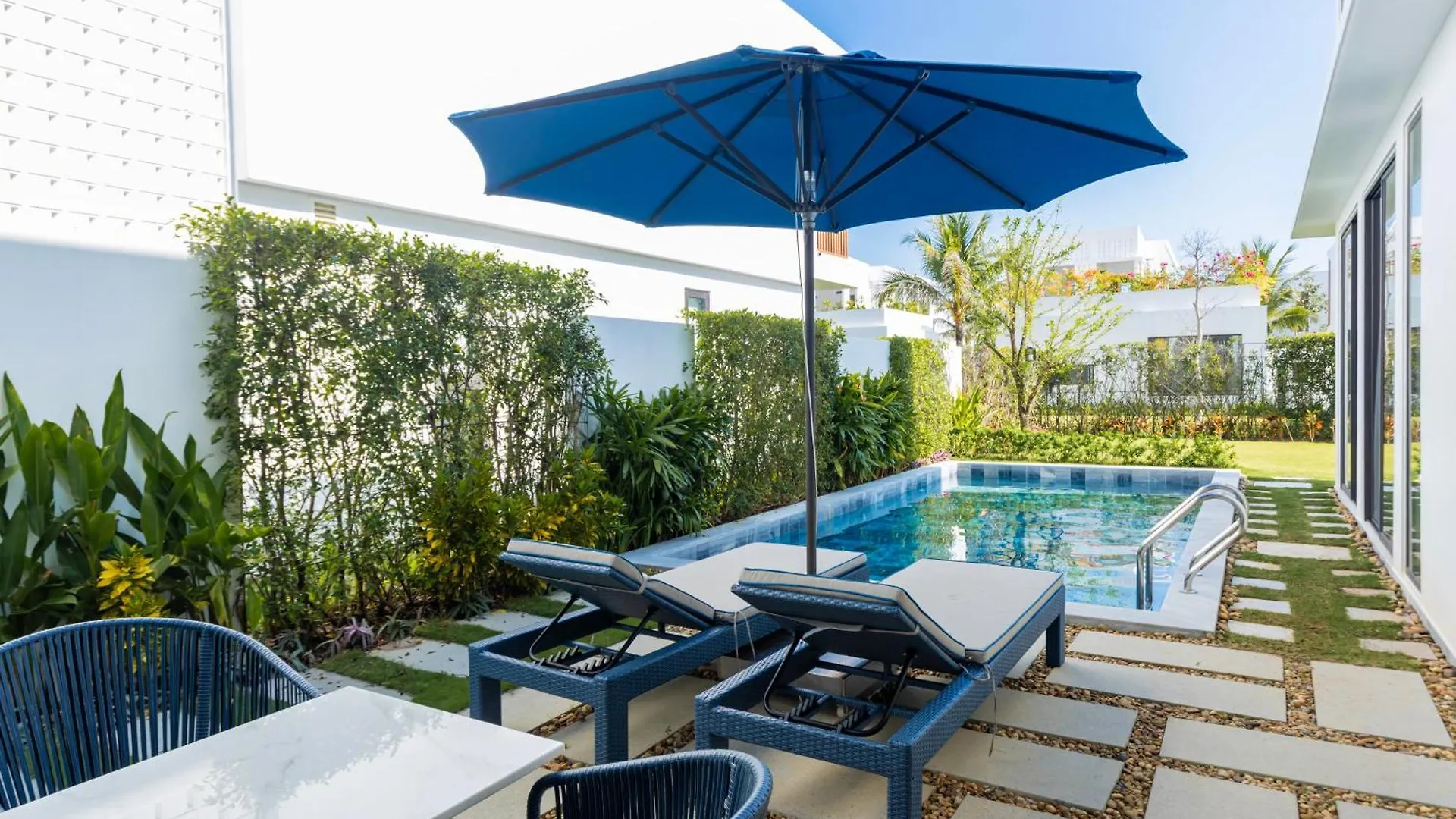 Hoi An Wyndham Beachfront Resort 3 Bedroom Pool Villa