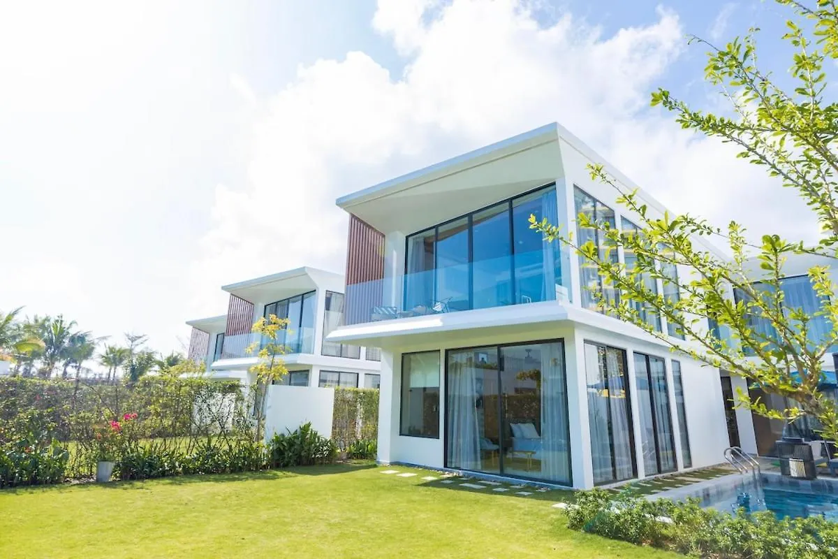 Hoi An Wyndham Beachfront Resort 3 Bedroom Pool Villa