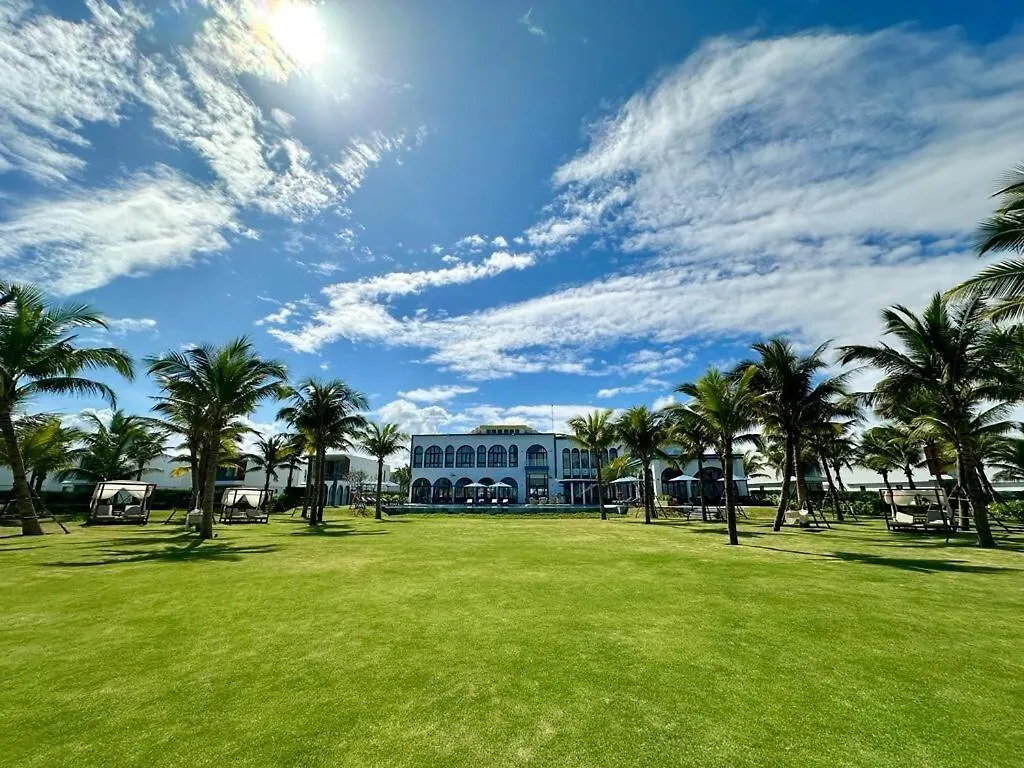 Hoi An Wyndham Beachfront Resort 3 Bedroom Pool Villa