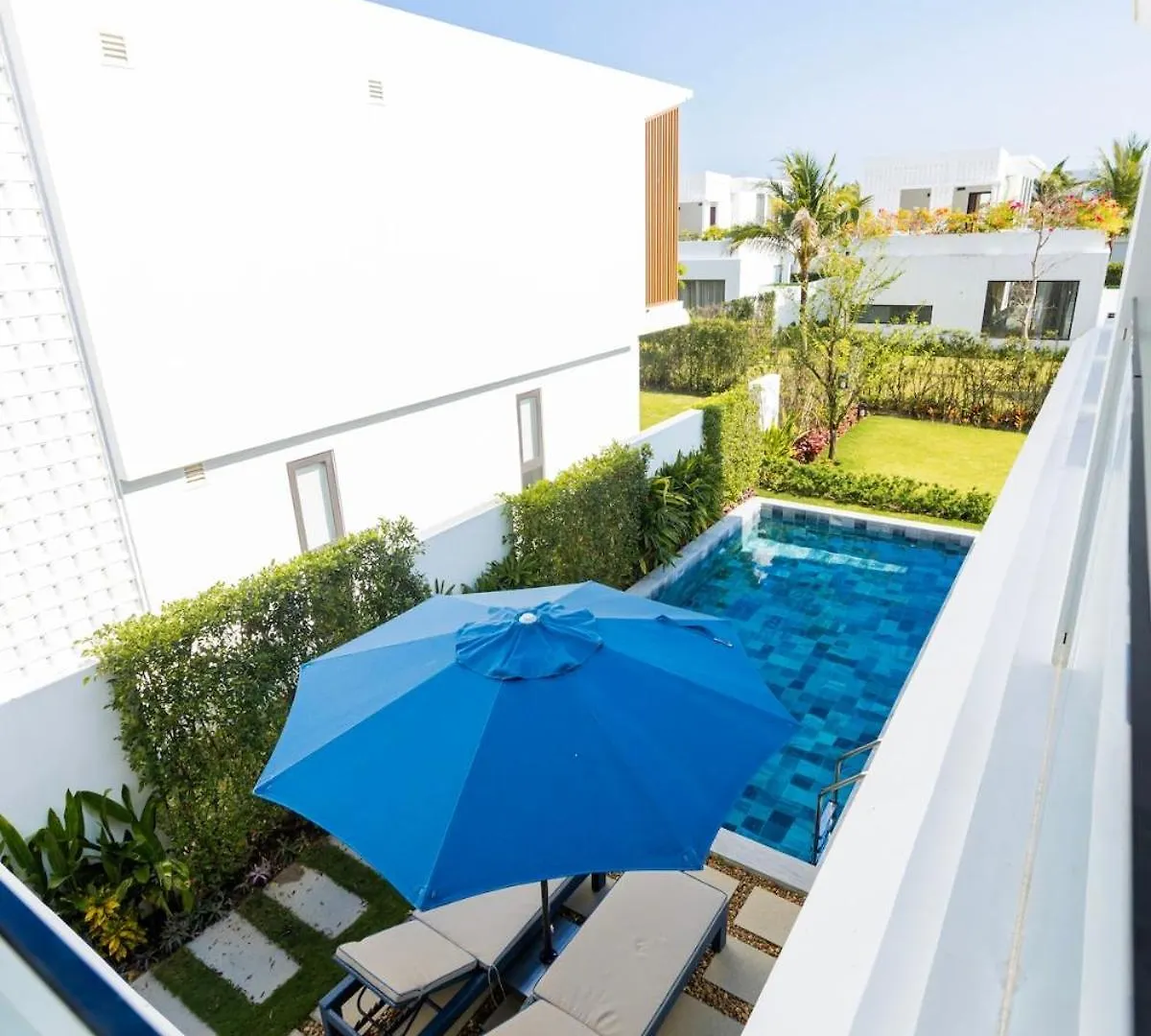 Hoi An Wyndham Beachfront Resort 3 Bedroom Pool Villa