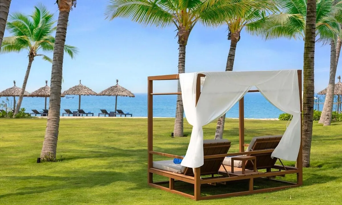 Hoi An Wyndham Beachfront Resort 3 Bedroom Pool Villa